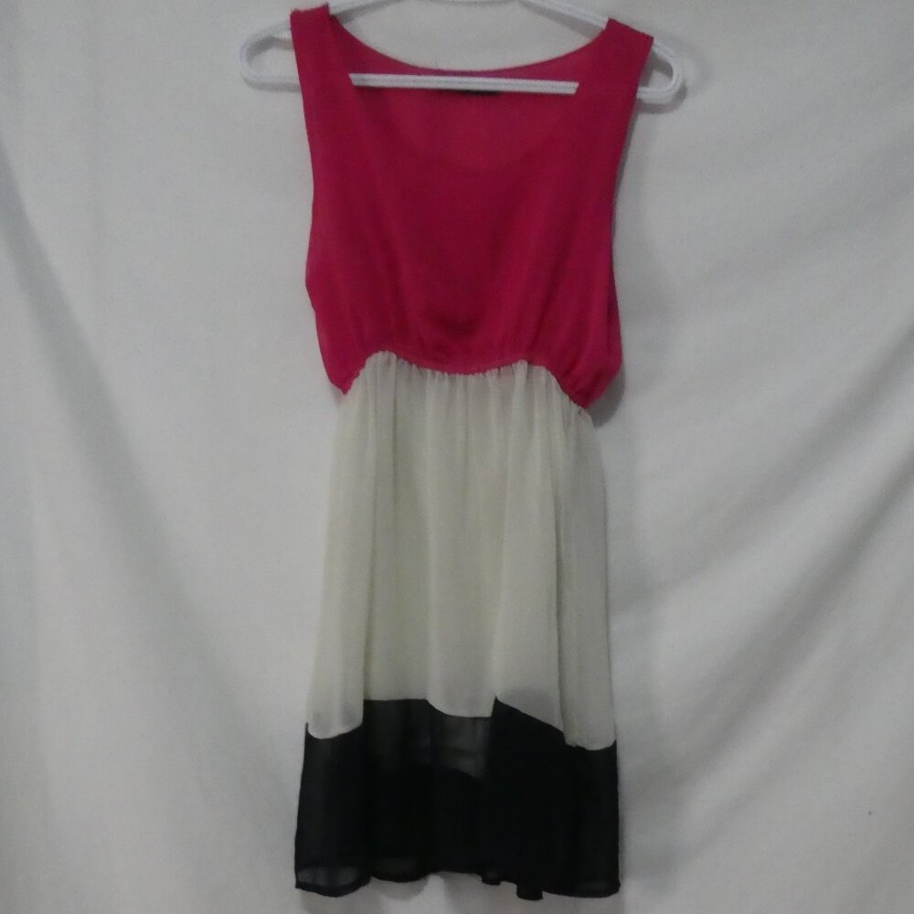 QED LONDON 14.5 P2P inches measured Pink White and Black Striped Summer Dress
